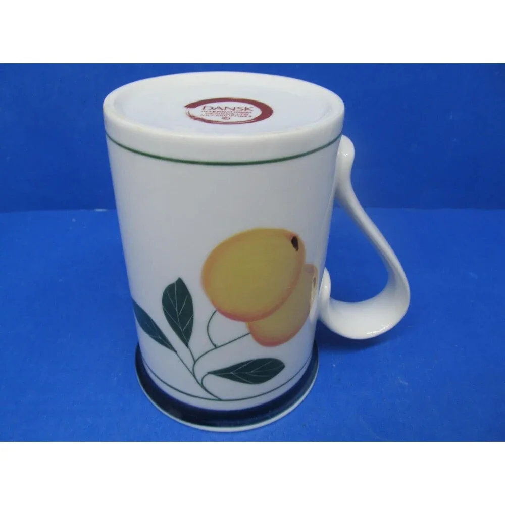 Dansk Berries Yellow Gooseberries On White 10 oz. Porcelain Mug VGC    2001-2003
